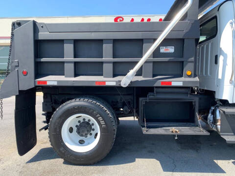 2015 Freightliner M2 106