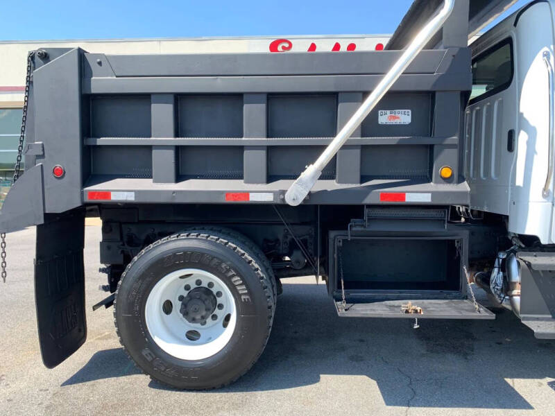 2015 Freightliner M2 106