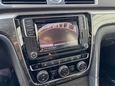 2017 Volkswagen Passat V6 SEL Premium