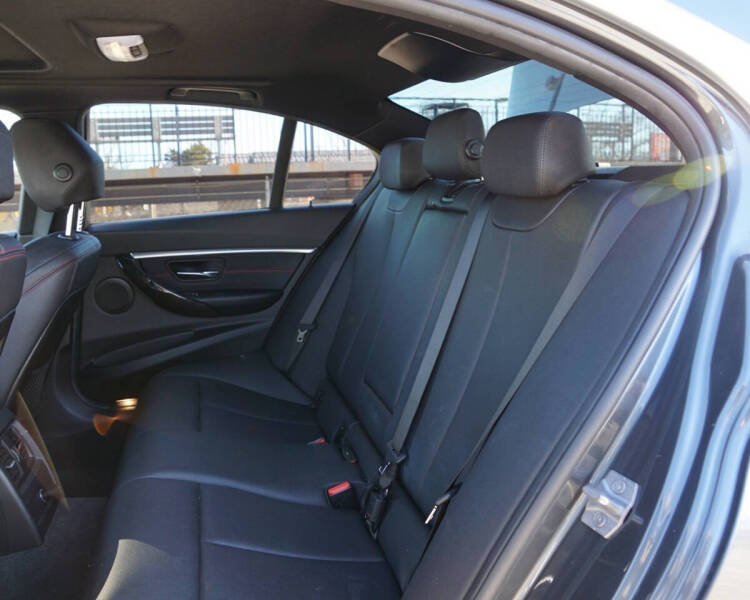 2018 BMW 3 Series 330i xDrive