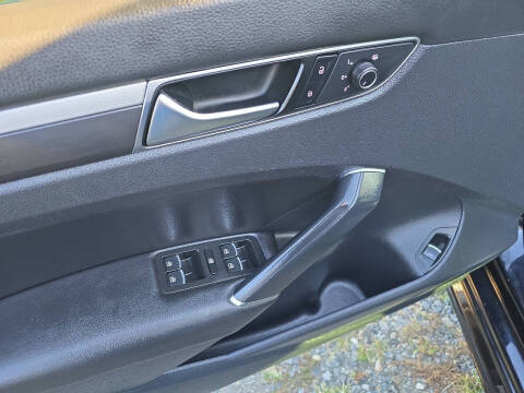 2017 Volkswagen Passat 1.8T R-Line