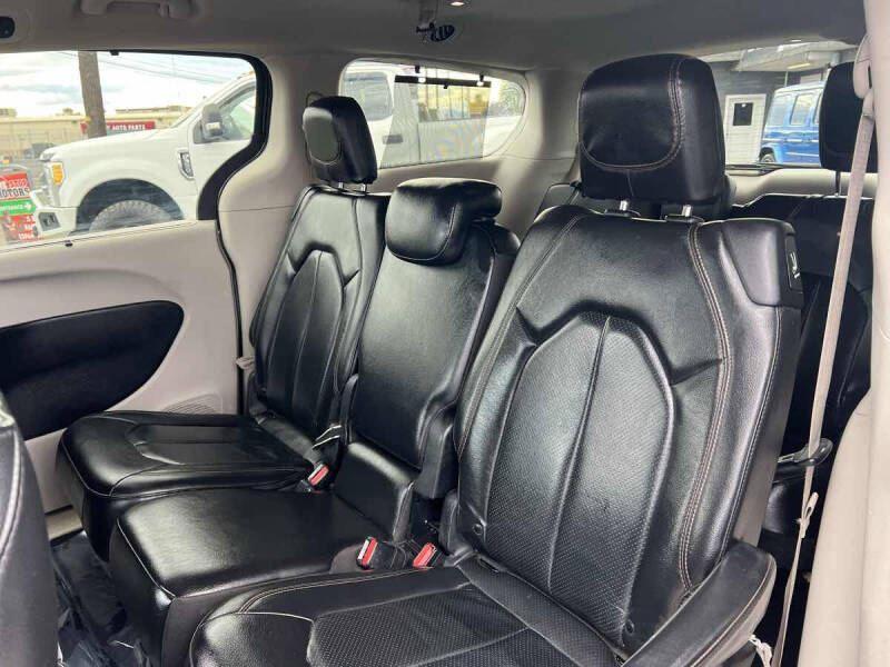 2020 Chrysler Pacifica Touring L