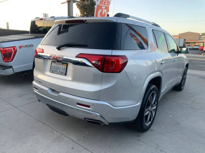 2017 GMC Acadia Denali