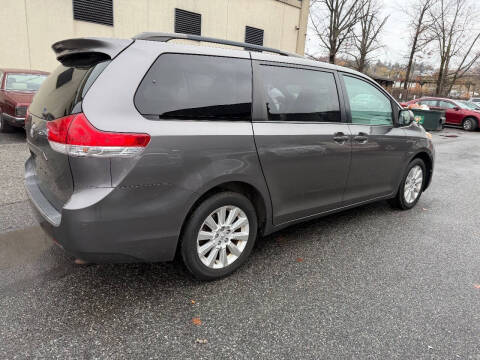2013 Toyota Sienna XLE 7-Passenger