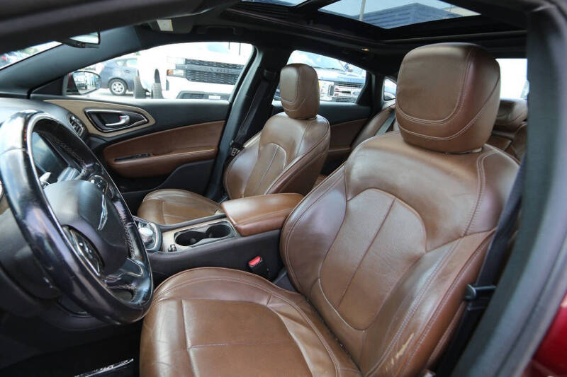 2016 Chrysler 200 C