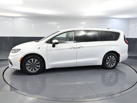 2023 Chrysler Pacifica Plug-In Hybrid Touring L