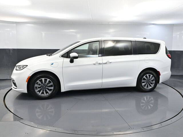 2023 Chrysler Pacifica Plug-In Hybrid Touring L