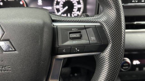 2023 Mitsubishi Outlander ES