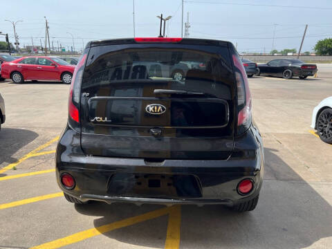 2018 Kia Soul +