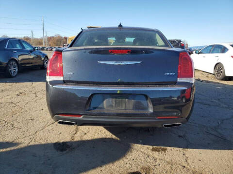 2016 Chrysler 300 Limited