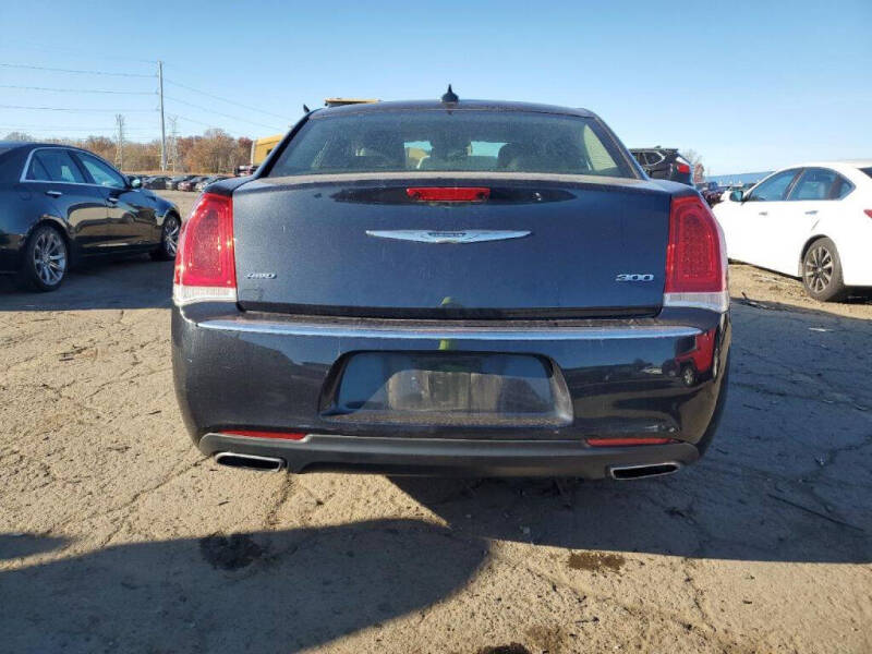 2016 Chrysler 300 Limited