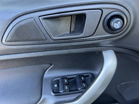 2012 Ford Fiesta SE