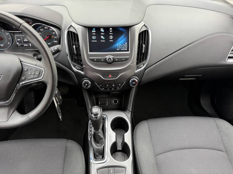 2017 Chevrolet Cruze LT Auto