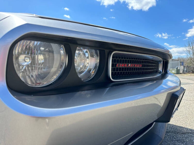 2014 Dodge Challenger SXT Plus