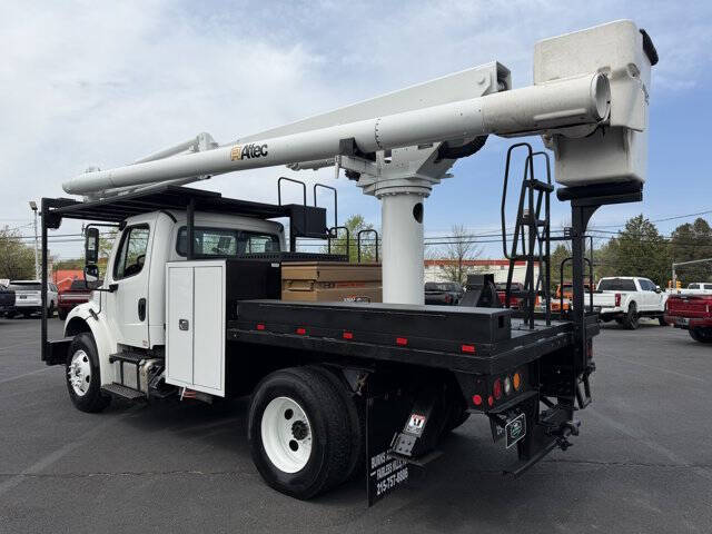 2019 Freightliner M2 106