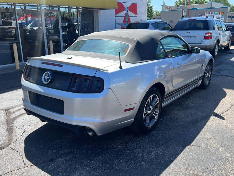 2014 Ford Mustang V6