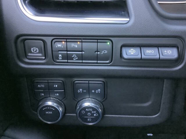 2021 GMC Yukon XL AT4