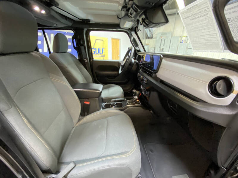 2025 Jeep Wrangler Sport S