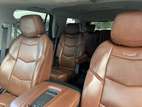 2017 Cadillac Escalade Luxury