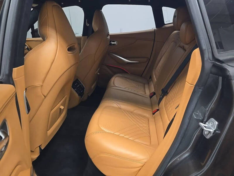 2021 Aston Martin DBX