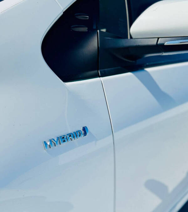 2022 Toyota Prius LE