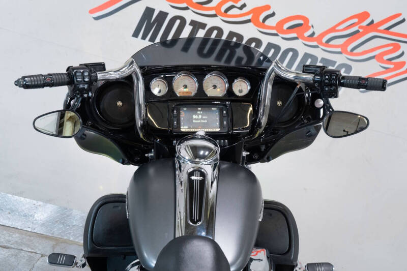 2017 Harley-Davidson Street Glide Special