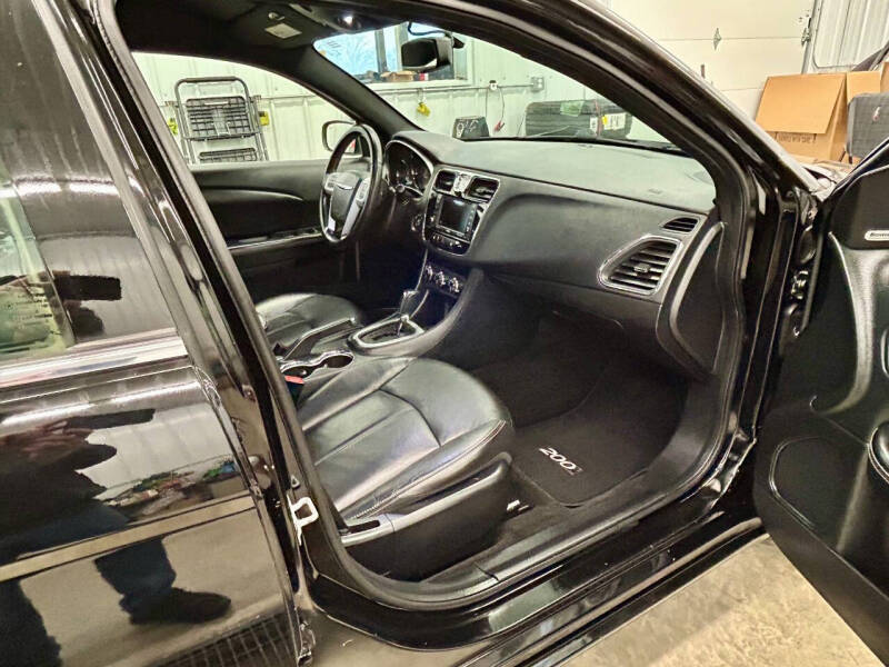 2011 Chrysler 200 Limited