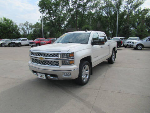 2015 Chevrolet Silverado 1500 for sale at Aztec Motors in Des Moines IA