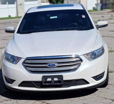 2013 Ford Taurus for sale at Square Business Automotive in Milwaukee WI