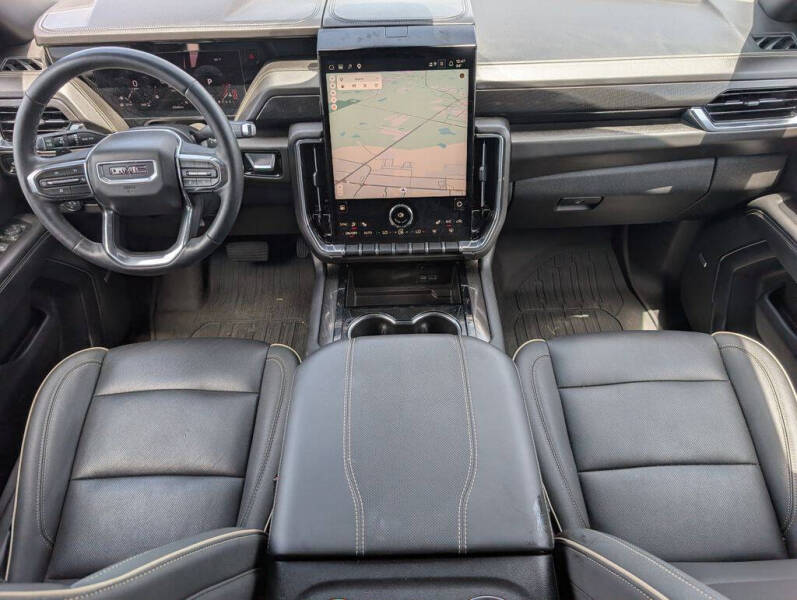 2025 GMC Yukon Elevation