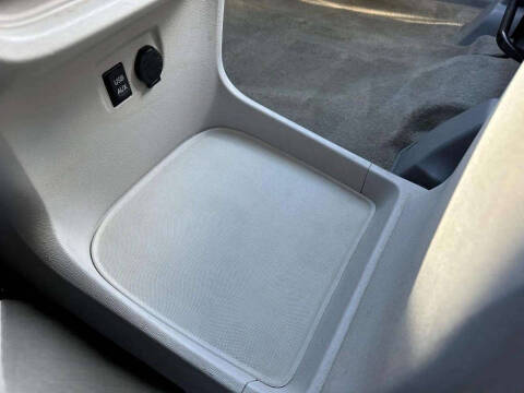 2013 Toyota Sienna LE 8-Passenger