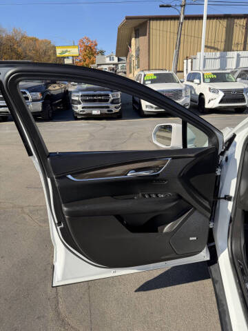 2017 Cadillac XT5 Platinum