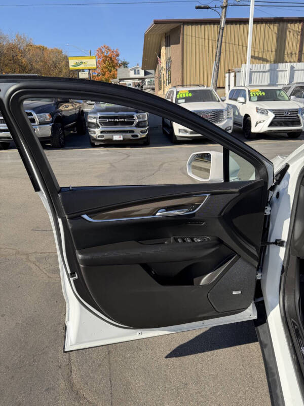 2017 Cadillac XT5 Platinum