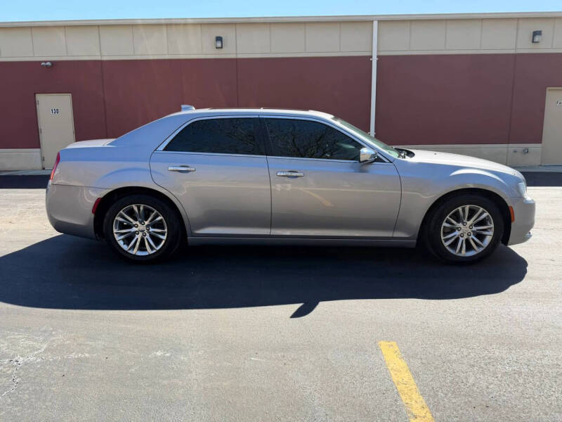 2017 Chrysler 300 C