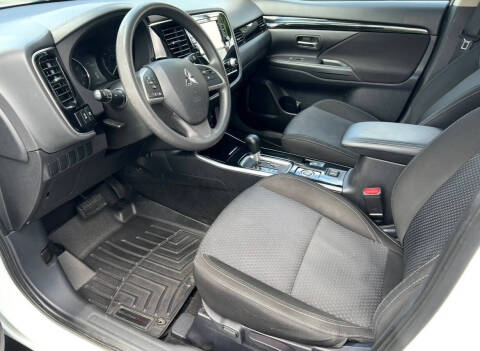 2020 Mitsubishi Outlander ES