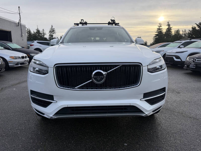 2016 Volvo XC90 T8 eAWD Momentum