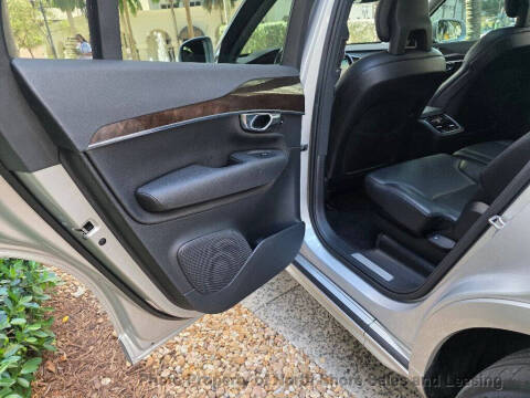 2016 Volvo XC90 T6 Momentum