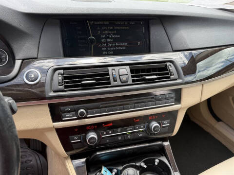 2011 BMW 5 Series 528i