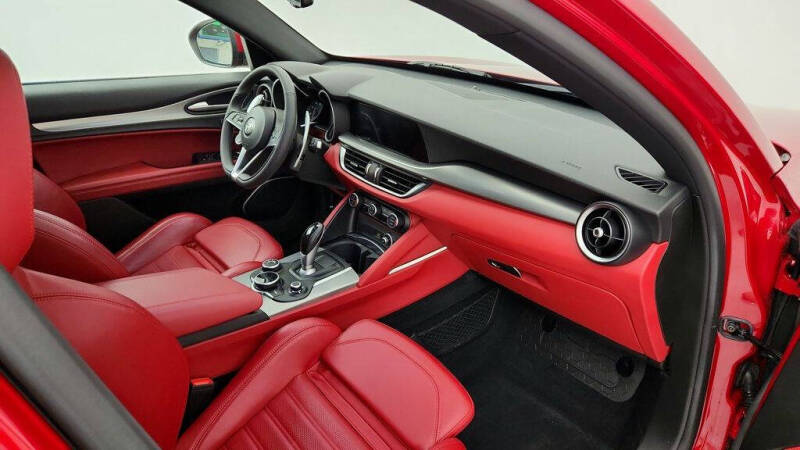 2019 Alfa Romeo Stelvio Ti Sport