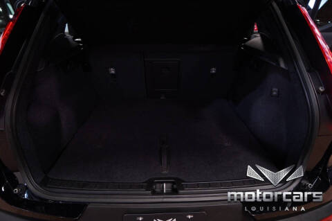 2023 Volvo XC40 B5 Plus Dark Theme