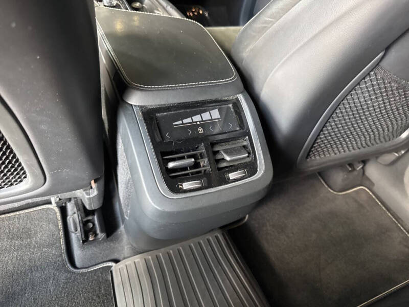 2019 Volvo XC90 T5 R-Design