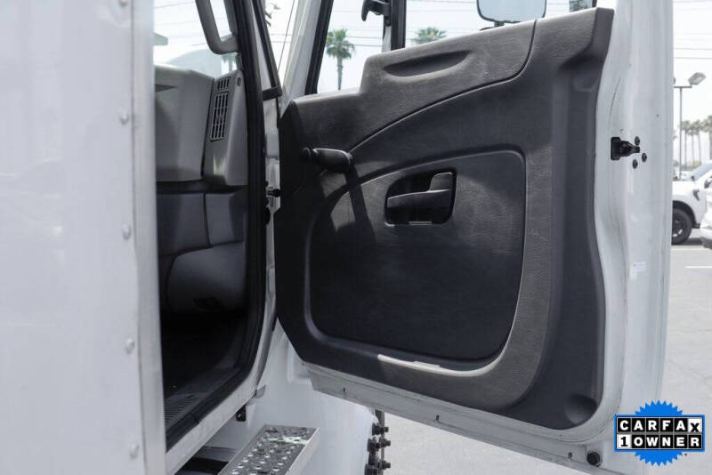 2018 International DuraStar 4300