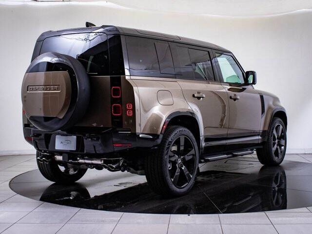 2025 Land Rover Defender 110 P500 X-Dynamic SE