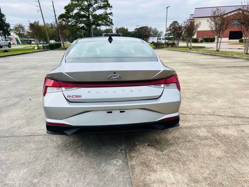 2021 Hyundai Elantra SEL photo 8