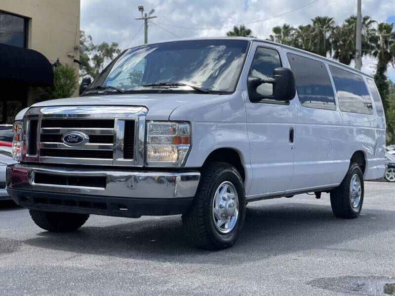 2013 Ford E-Series E-350 SD XLT
