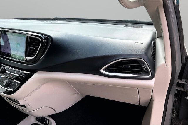 2021 Chrysler Pacifica Touring L