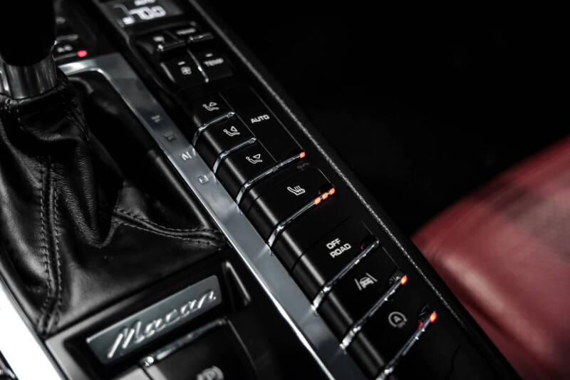 2017 Porsche Macan S