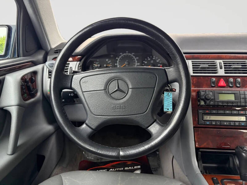 1999 Mercedes-Benz E-Class E 320