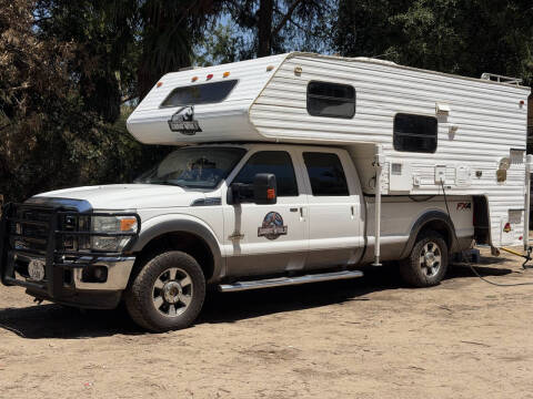 2013 Ford LANCE CAMPER 19
