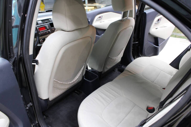 2013 Kia Rio 5-Door LX